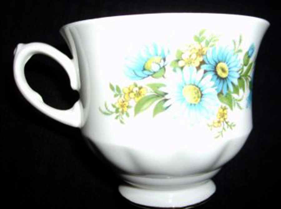 8542 Footed Cup by Queen Anne (England)-1