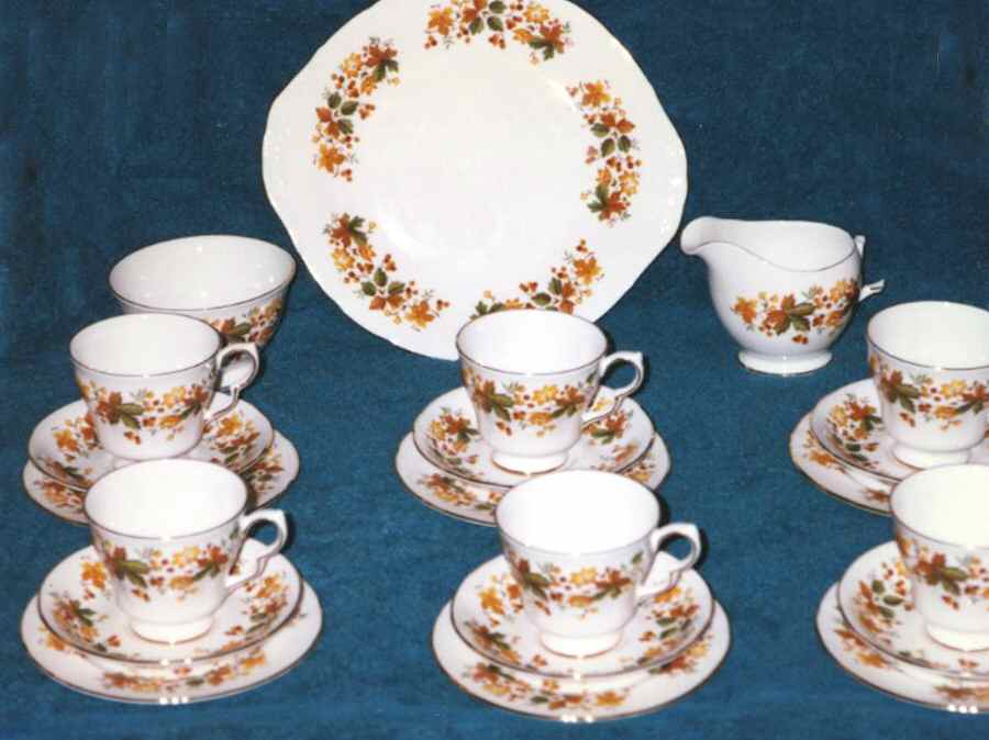 8606 Handled Cake Plate by Queen Anne (England)-1