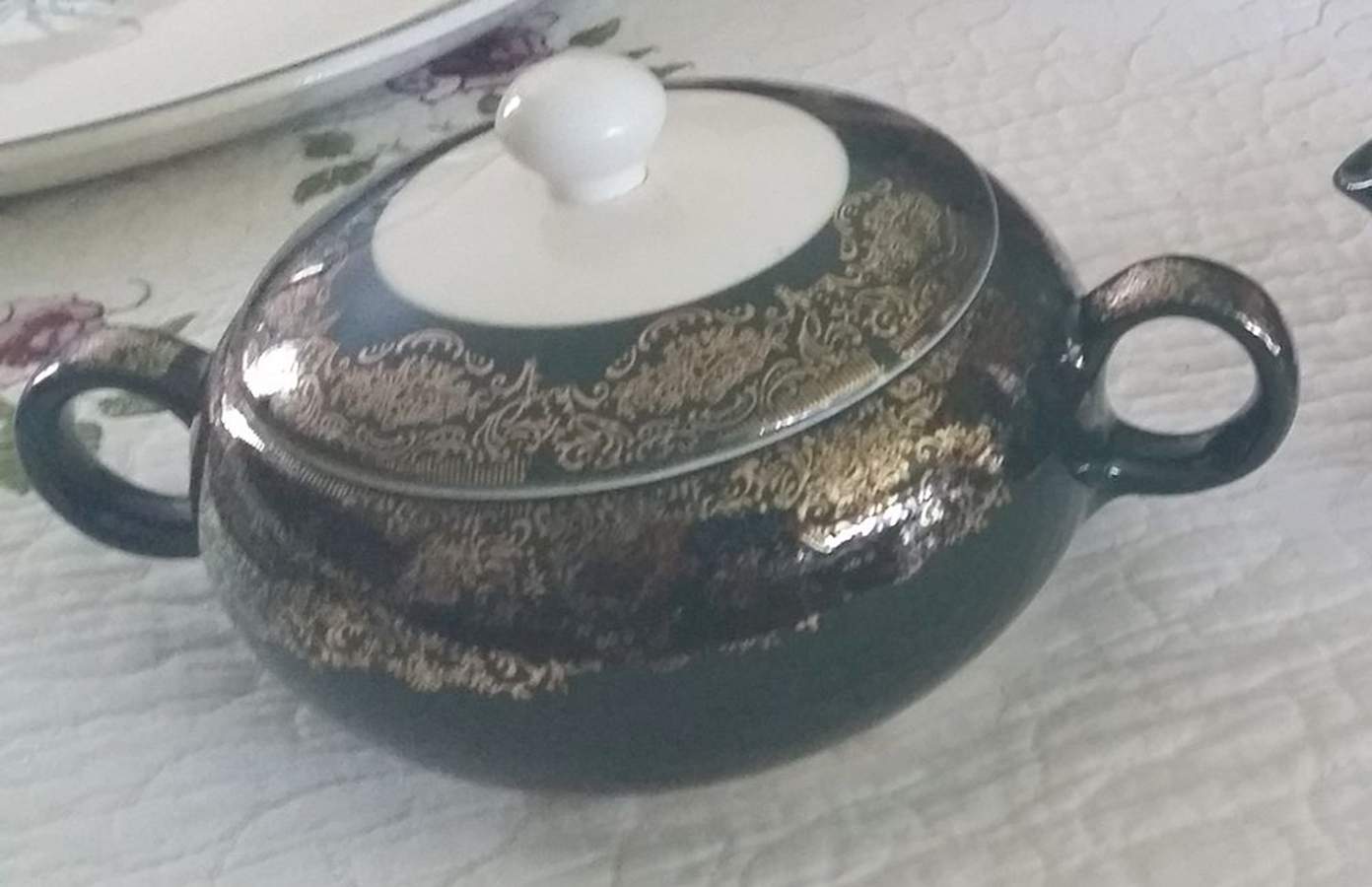 QUG2 Sugar Bowl & Lid by Quaker Girl-1