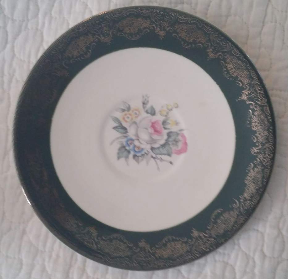 QUG2 Saucer by Quaker Girl-1