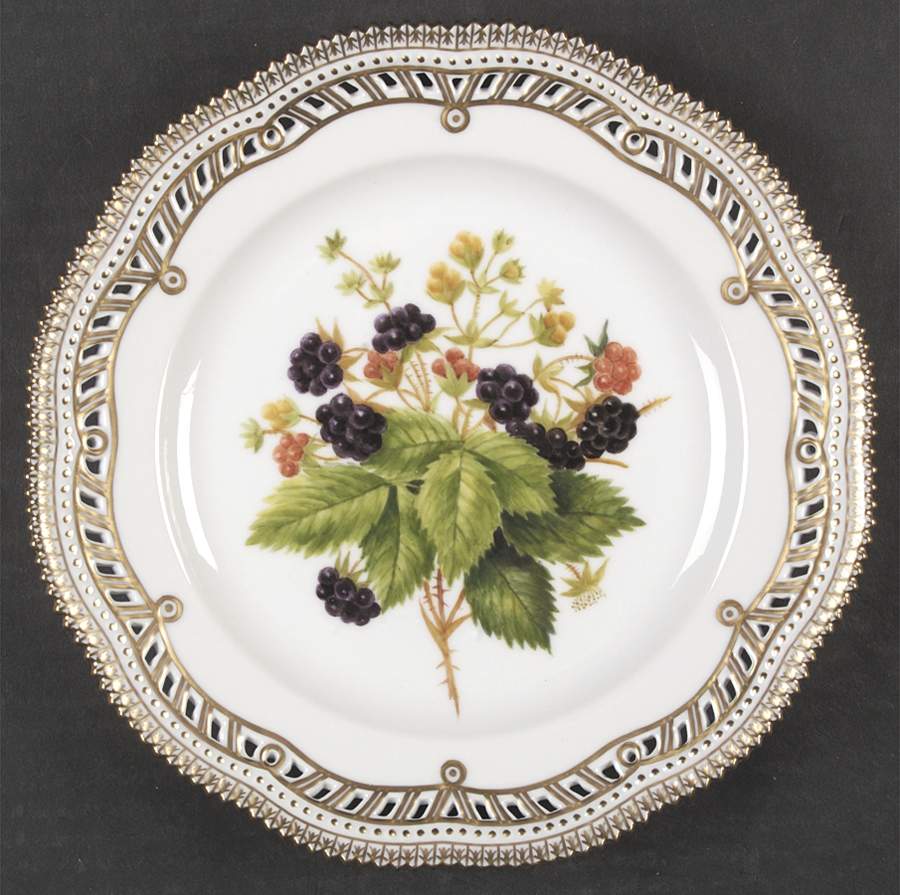 Flora Danica (1961 To Current) Fruit Service Luncheon Plate by Royal Copenhagen-1