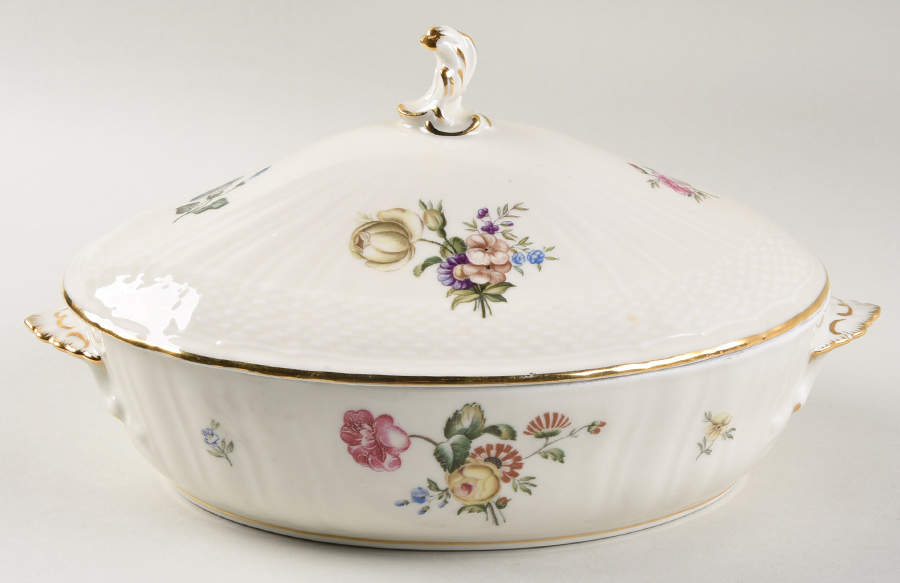 Frijsenborg Oval Covered Vegetable by Royal Copenhagen-1