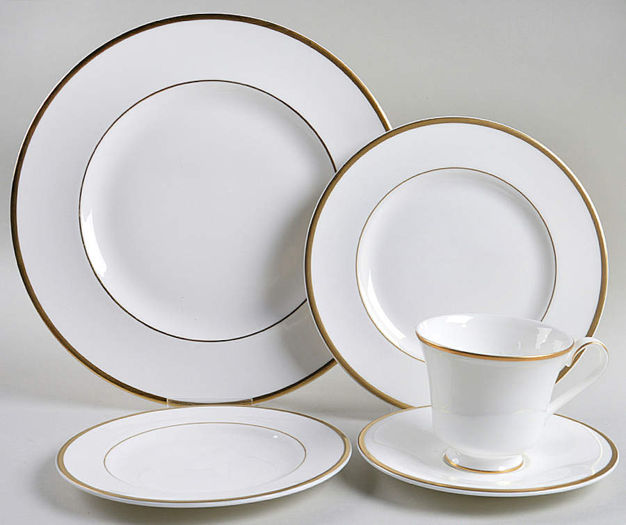 Alice (Albion Shape) 5 Piece Place Setting by Royal Doulton-1
