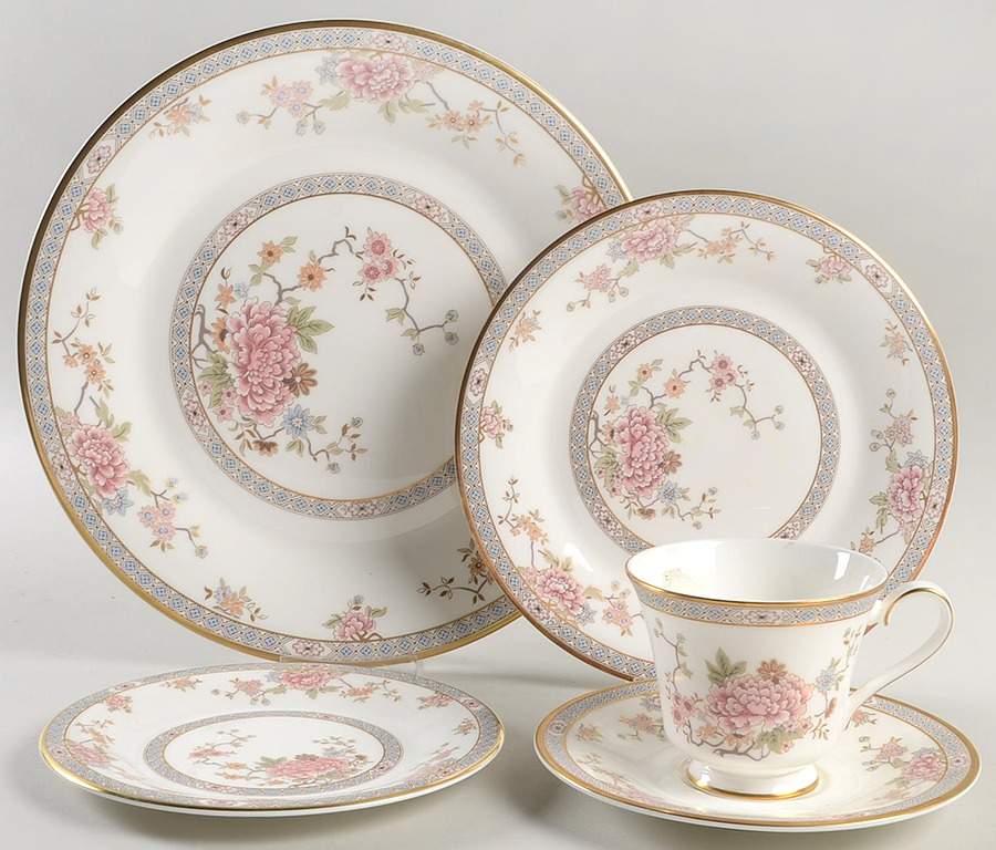 Canton 5 Piece Place Setting by Royal Doulton-1