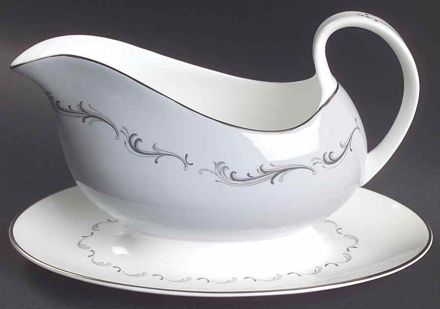 Coronet Gravy Boat with Attached Underplate by Royal Doulton-1