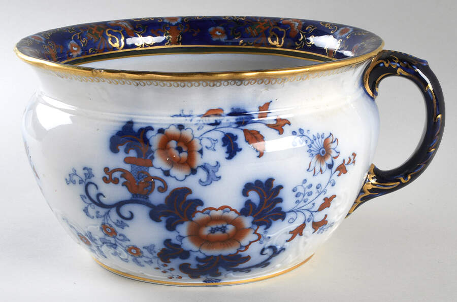 Nankin Open Chamber Pot by Royal Doulton-1