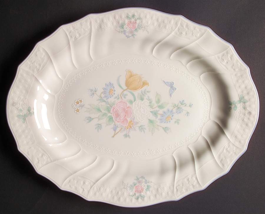 Valencia 13" Oval Serving Platter by Royal Doulton-1