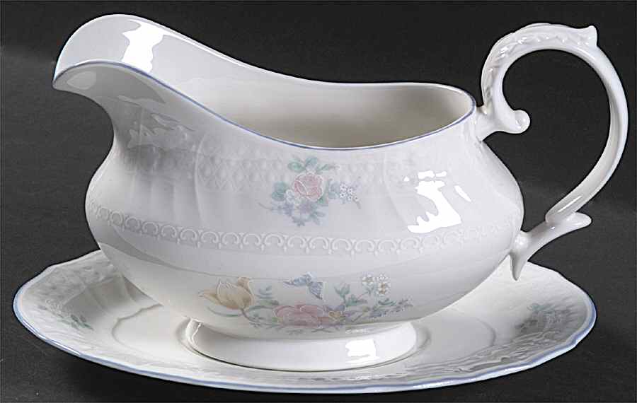 Valencia Gravy Boat & Underplate by Royal Doulton-1