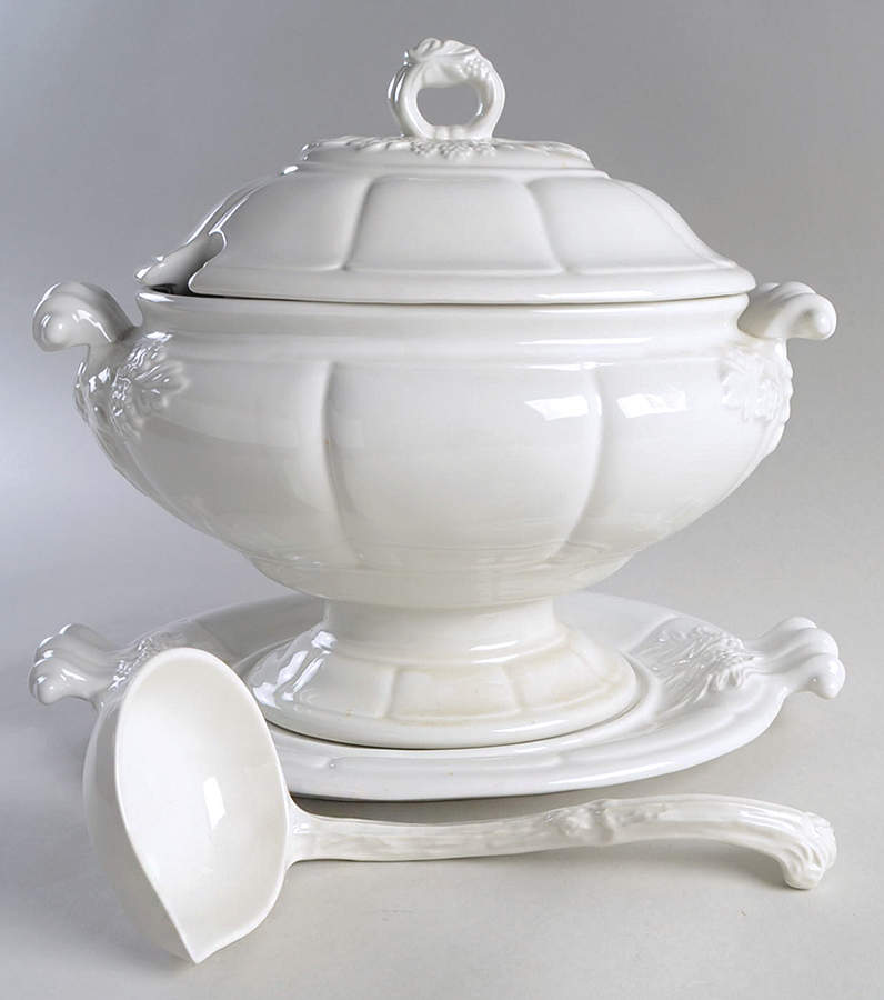 Grape Oval Tureen & Lid w/Ladle & Underplate by Red Cliff-1