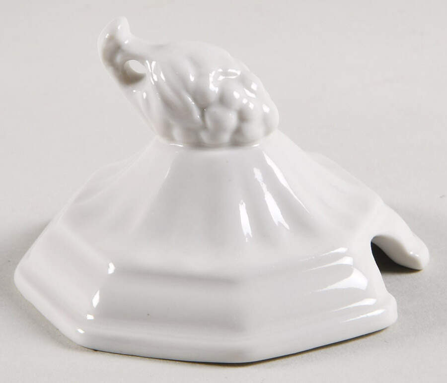 Grape Lid for Miniature Tureen by Red Cliff-1
