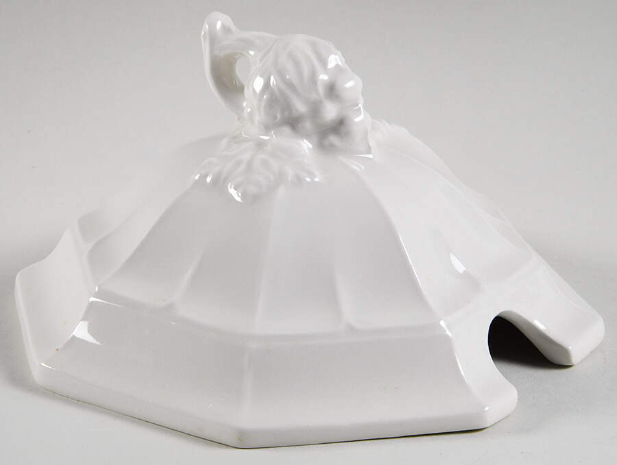 Grape Lid for Tureen by Red Cliff-1