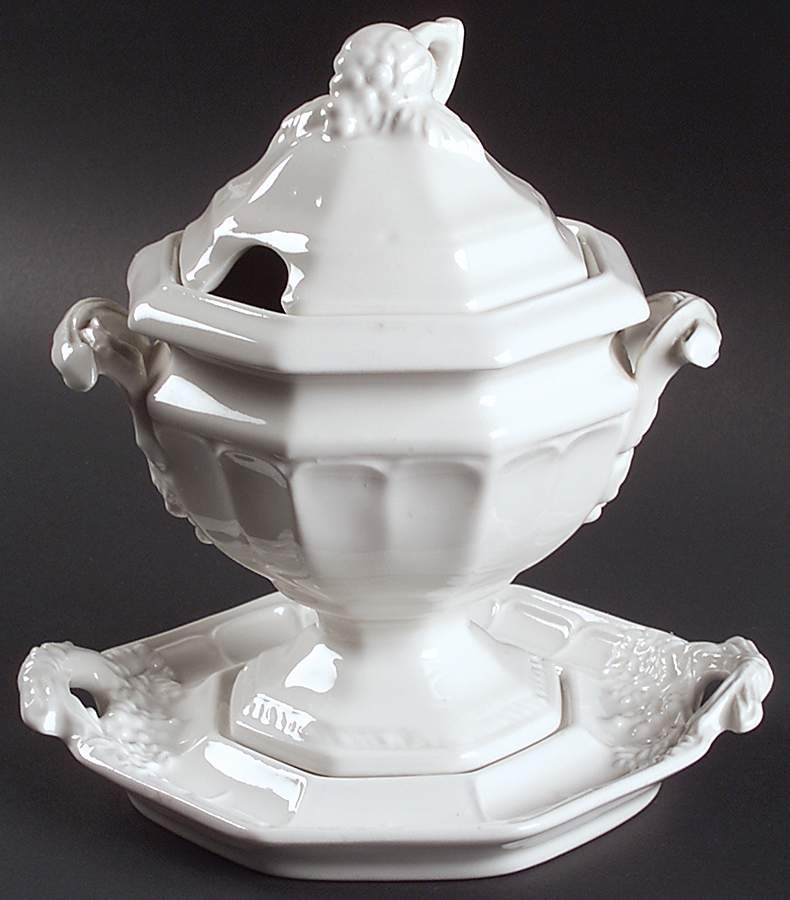 Grape Sauce Boat & Lid with Underplate by Red Cliff-1