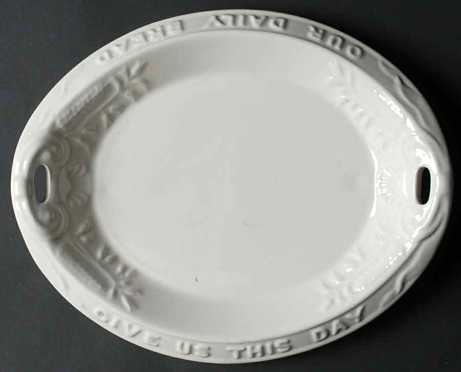 Sydenham Bread Tray by Red Cliff-1