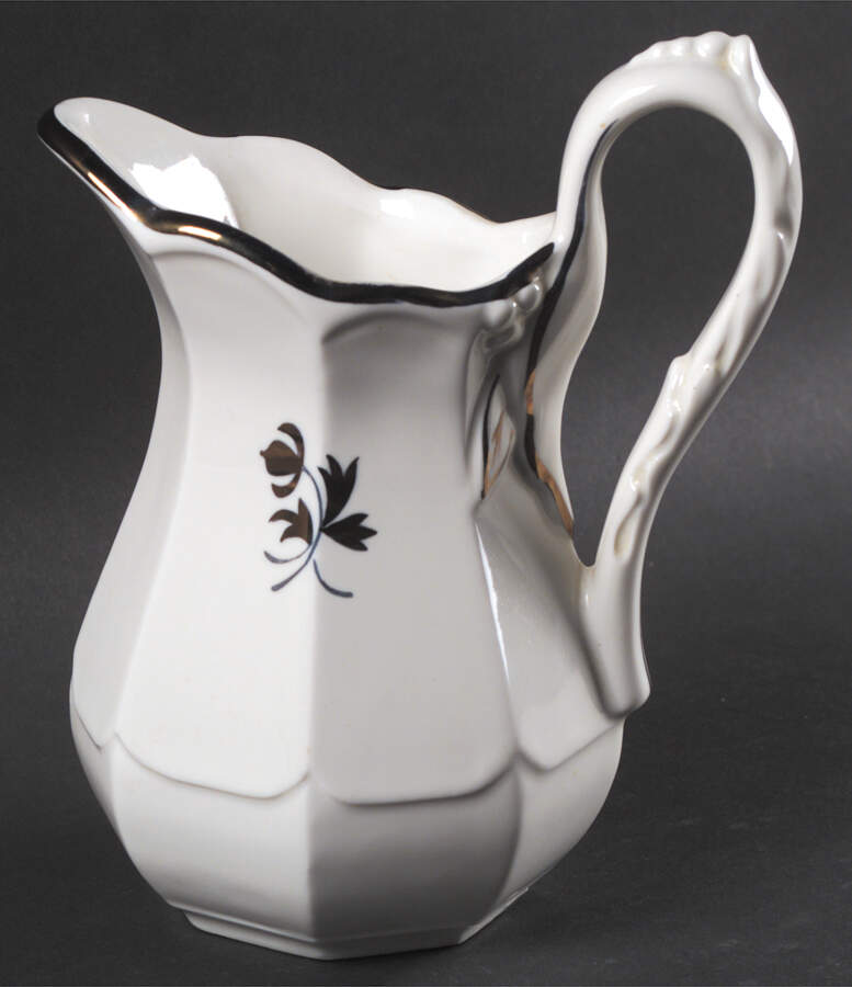 Tea Leaf Creamer by Red Cliff-1