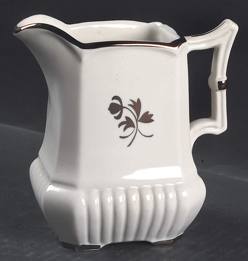 Tea Leaf Creamer by Red Cliff-1