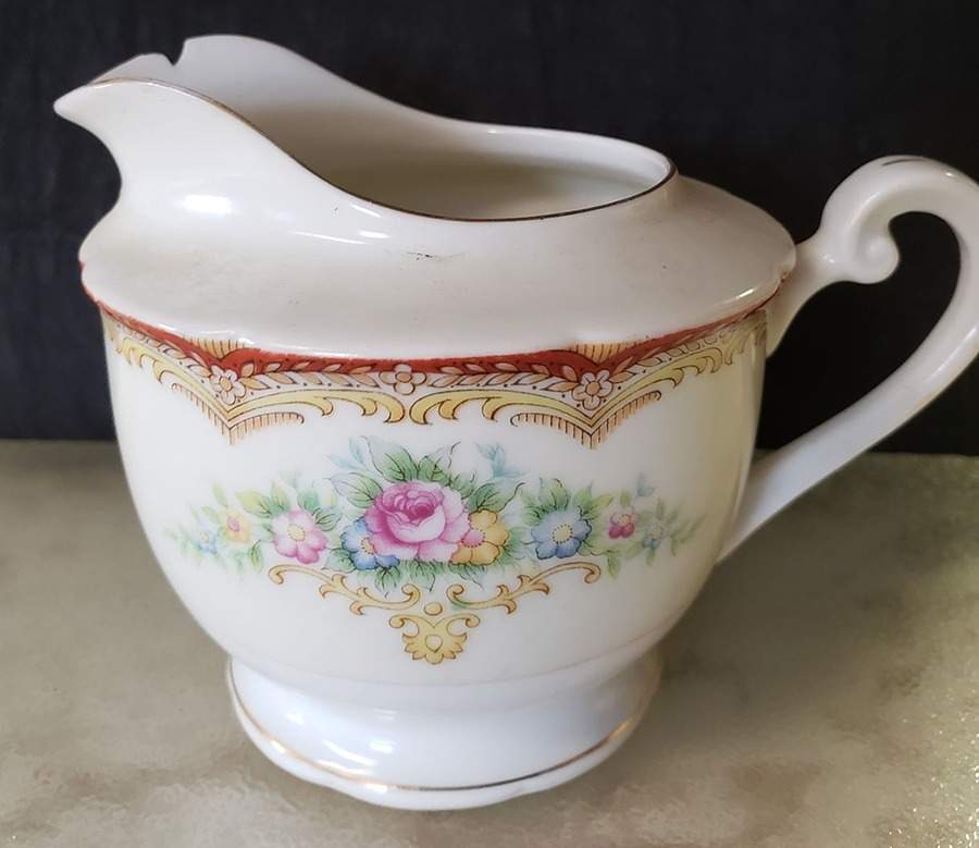 REM3 Creamer by Rembrandt-1