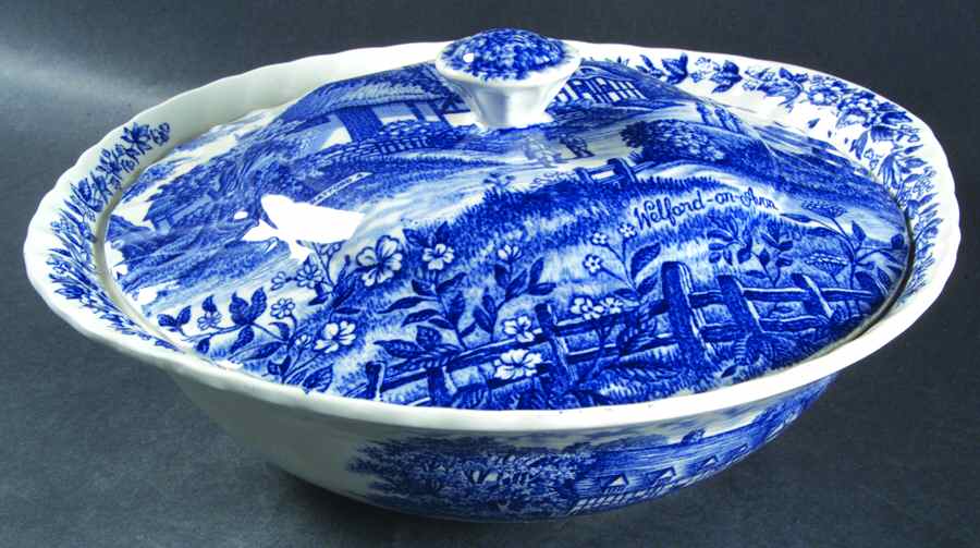 Shakespeare Country Blue Round Covered Vegetable by Royal Essex-1