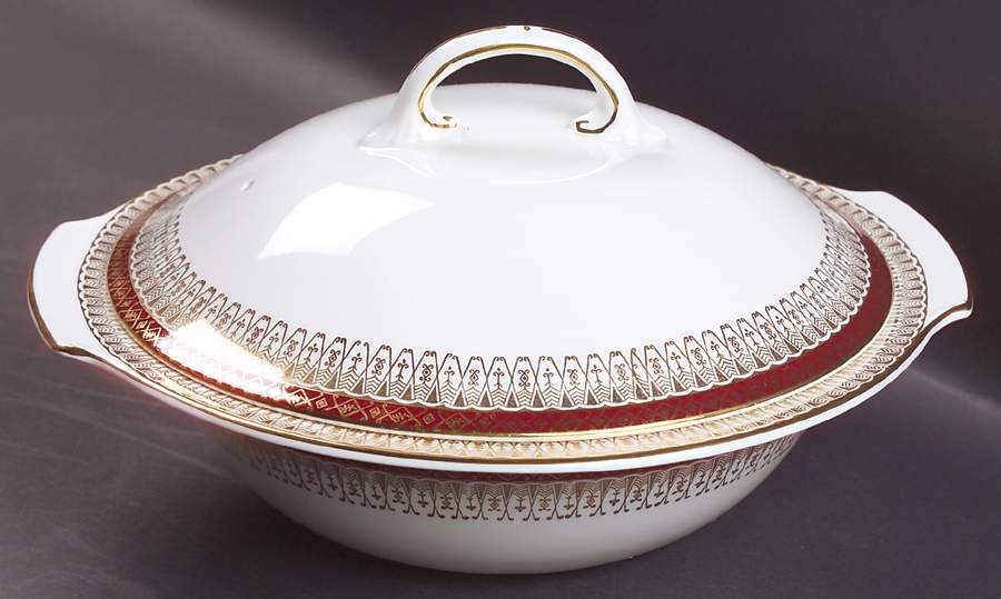 Majestic Maroon Round Covered Vegetable-Uses RV9 as Base+CVLRV9 by Royal Grafton-1