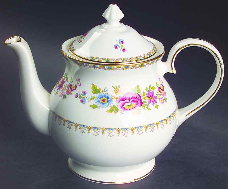 Malvern (Smooth) Teapot & Lid by Royal Grafton-1