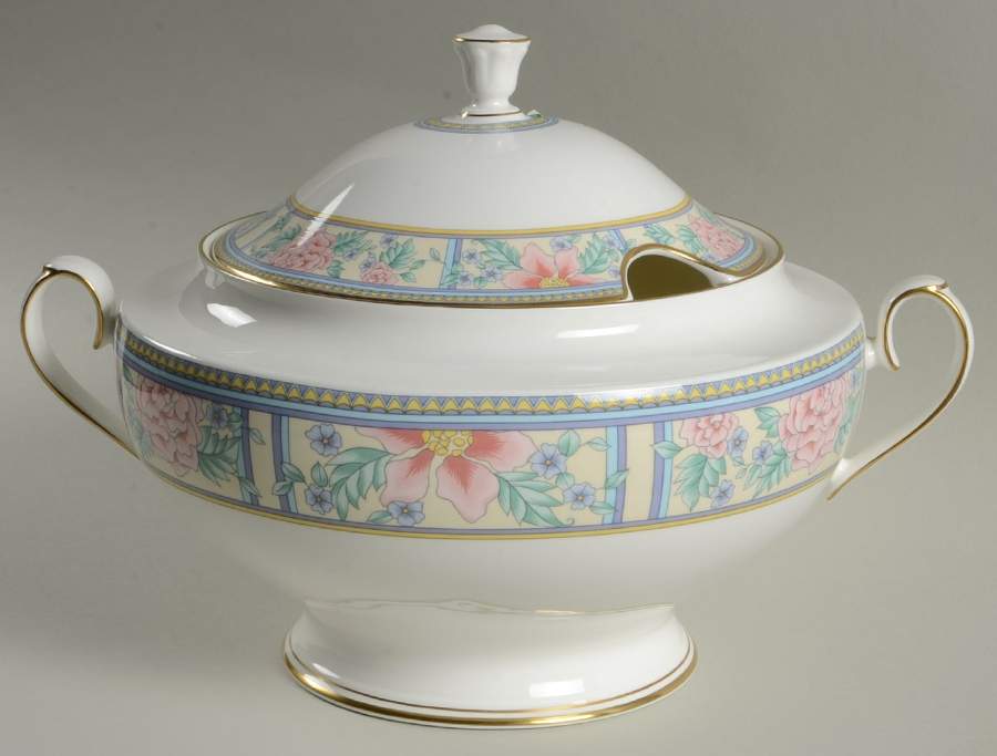 Sumatra Tureen &  Lid by Royal Grafton-1