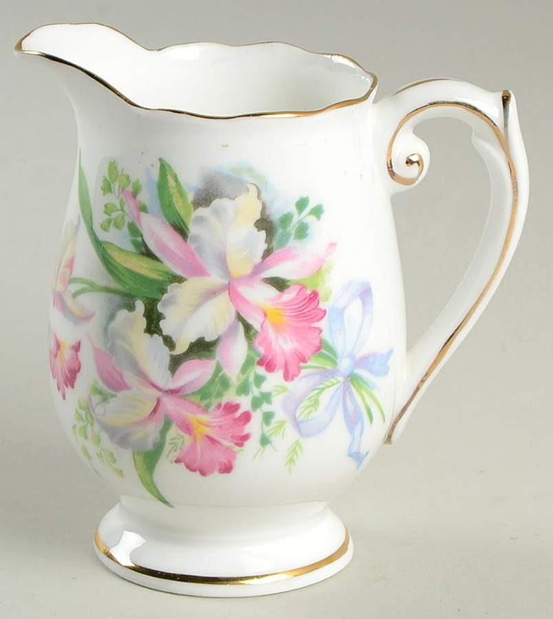 Sweet Romance Mini Creamer by Roslyn (England)-1