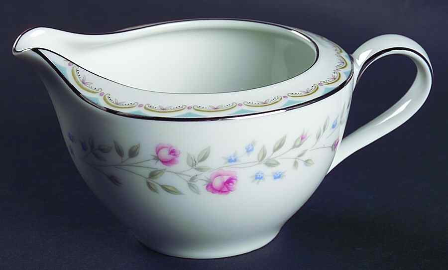Colebrook Creamer by Rose (Japan)-1