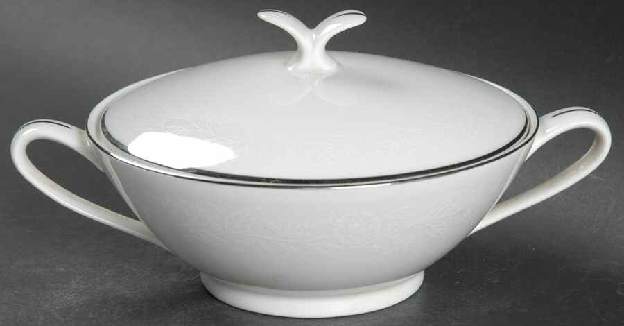 Serena Sugar Bowl & Lid by Rose (Japan)-1