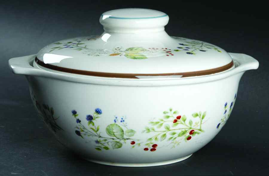Bitter Sweet 1.5 Qt Round Covered Casserole by Royal Albert-1