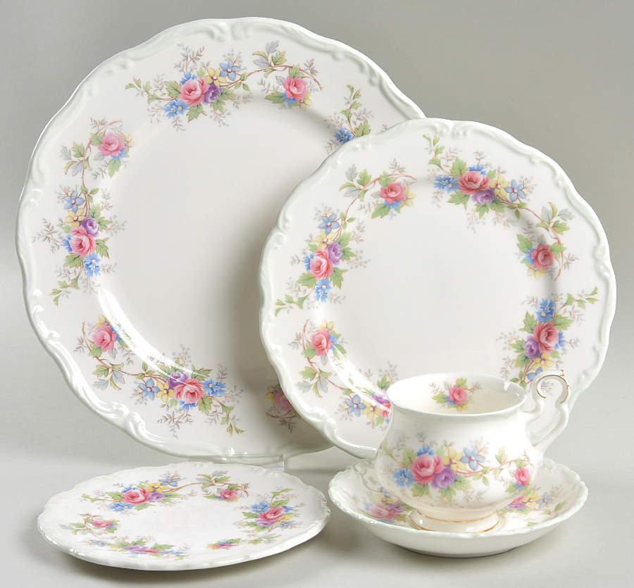 Colleen 5 Piece Place Setting by Royal Albert-1