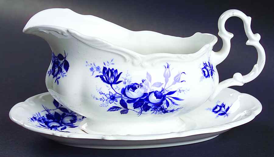 Connoisseur Gravy Boat & Underplate by Royal Albert-1