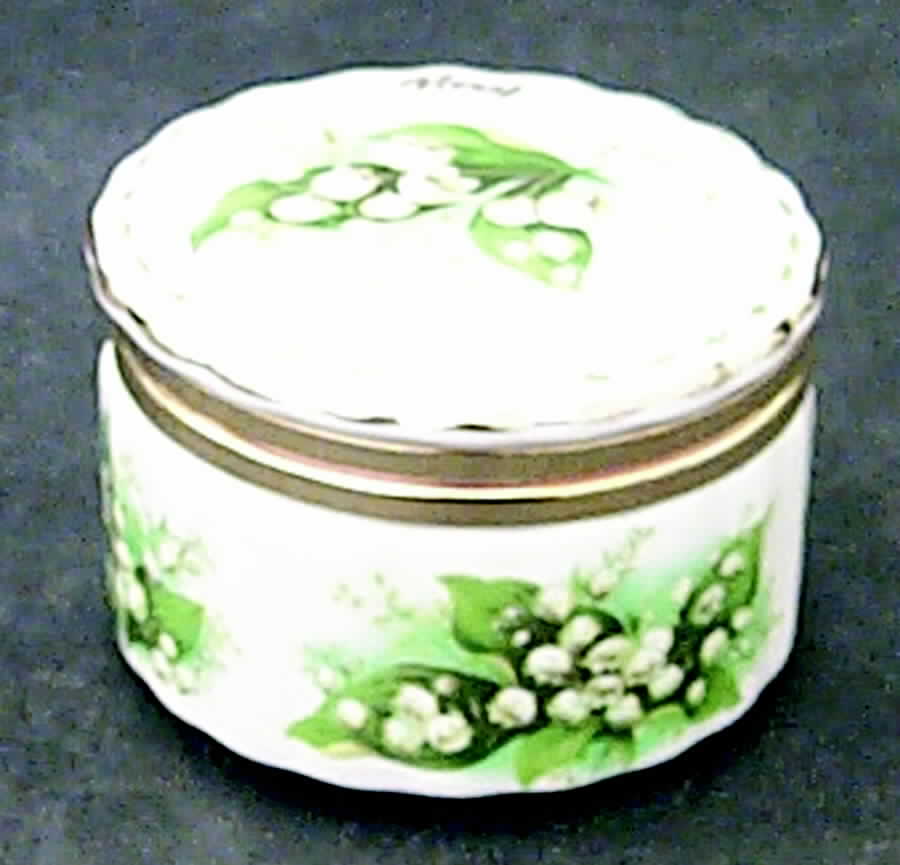Flower of The Month (Newer, Montrose) Pill Box by Royal Albert-1