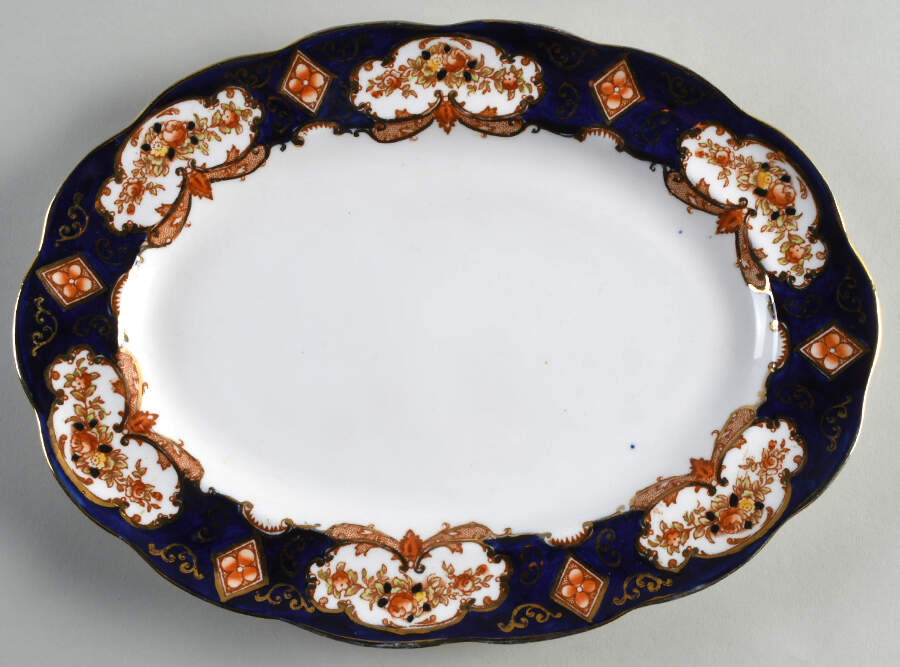 Heirloom (Crown China Stamp, SCALLOPED) 11" Oval Serving Platter by Royal Albert-1