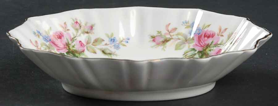 Moss Rose (Hampton, New) Oval Sweet Meat Dish by Royal Albert-1
