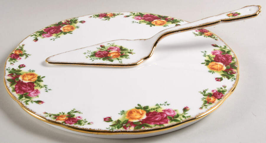 Old Country Roses Cake Plate and Server Set (Boxed) by Royal Albert-1