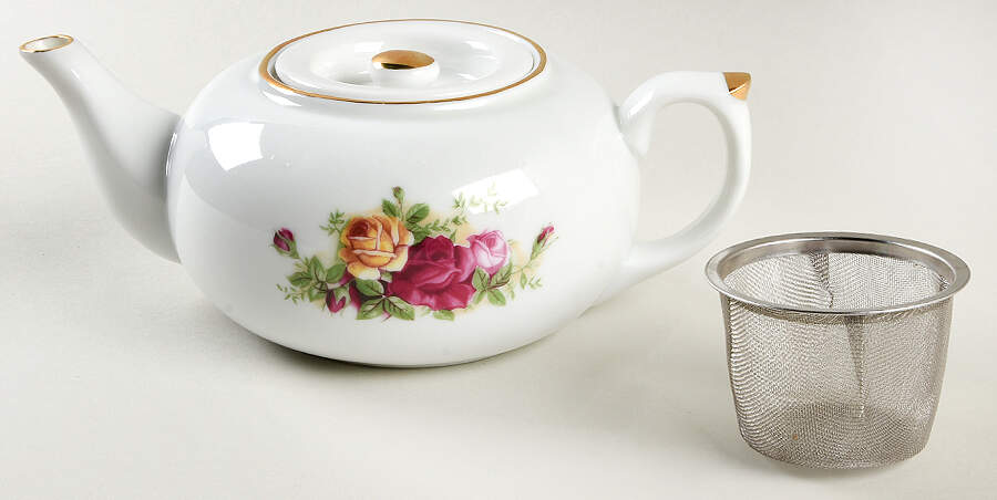 Old Country Roses Tea Pot & Lid with Strainer by Royal Albert-1
