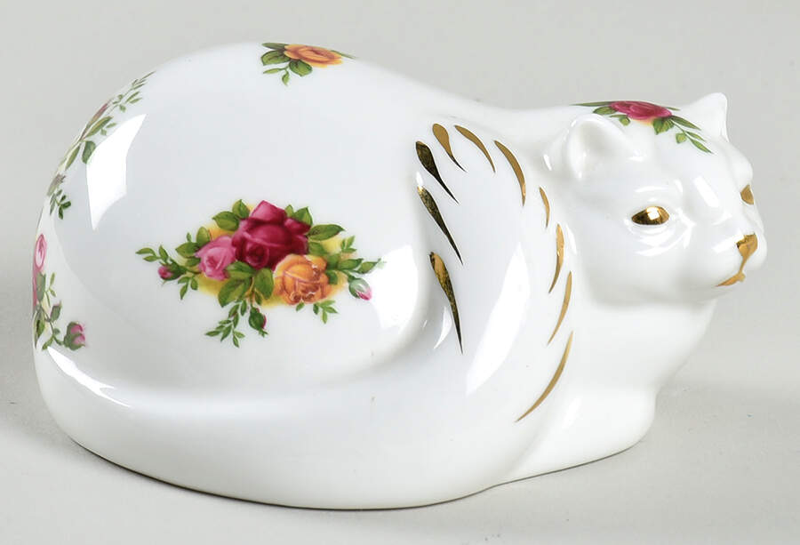 Old Country Roses Cat Figurine by Royal Albert-1