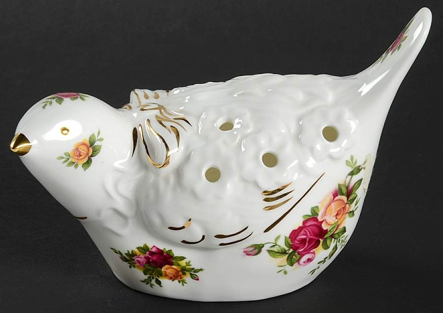 Old Country Roses Bird Pommander by Royal Albert-1