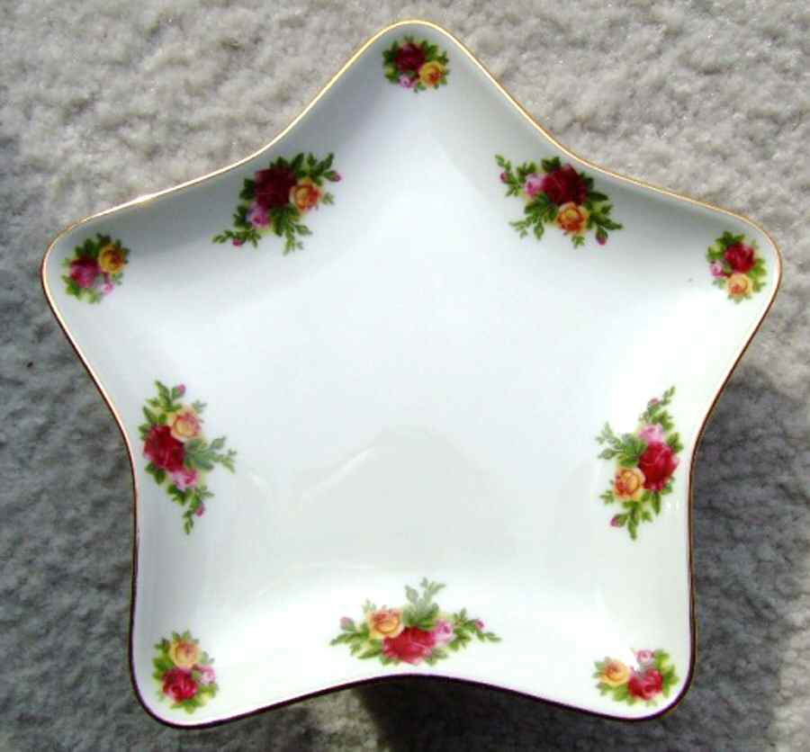 Old Country Roses Medium Star Shaped Dish by Royal Albert-1