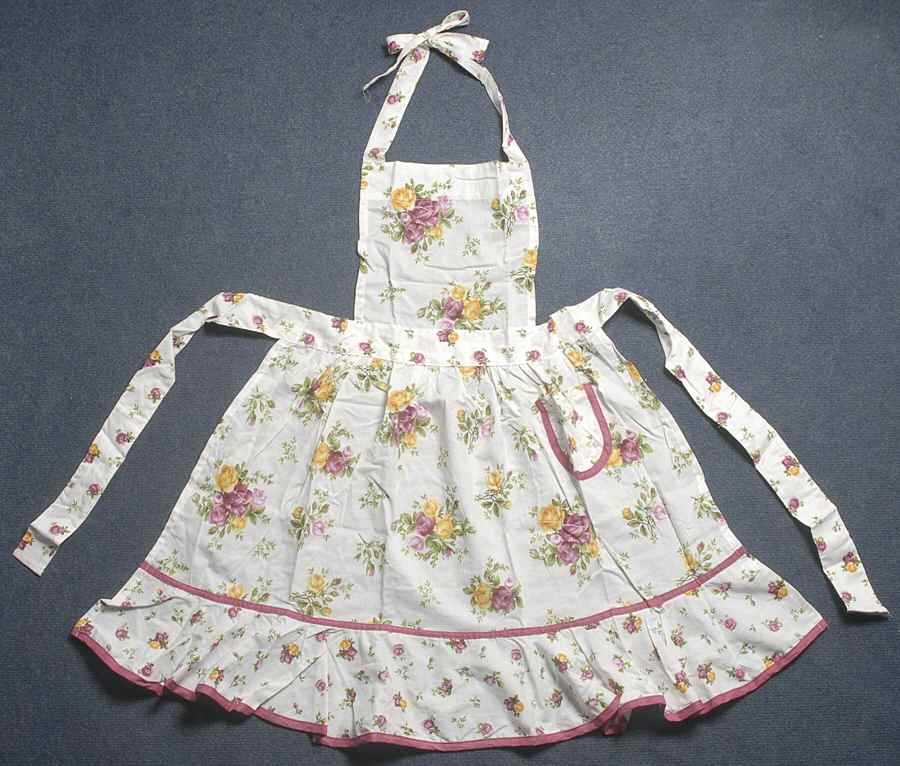 Old Country Roses Cloth Kitchen Apron by Royal Albert-1