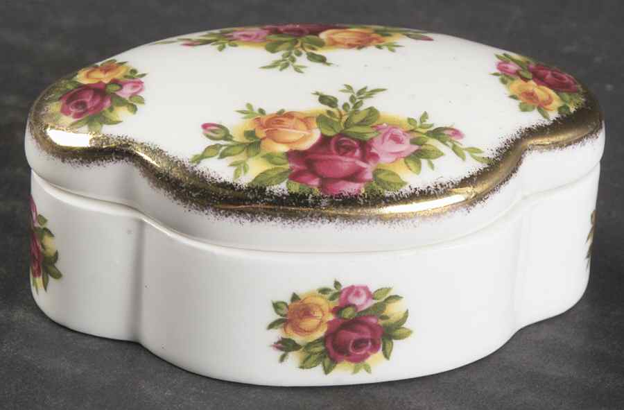 Old Country Roses Trinket Box with Lid by Royal Albert-1
