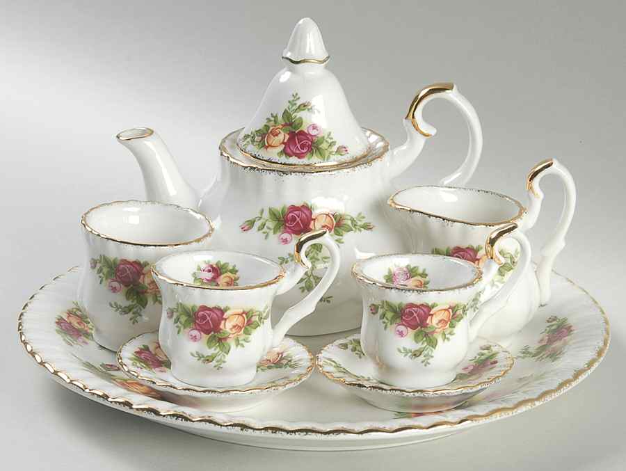 Old Country Roses (9 Pc In Box) Miniature Tea Set by Royal Albert-1