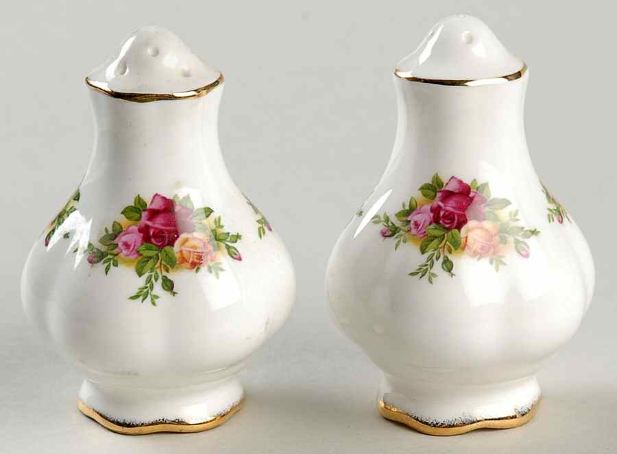 Old Country Roses Salt & Pepper Set by Royal Albert-1