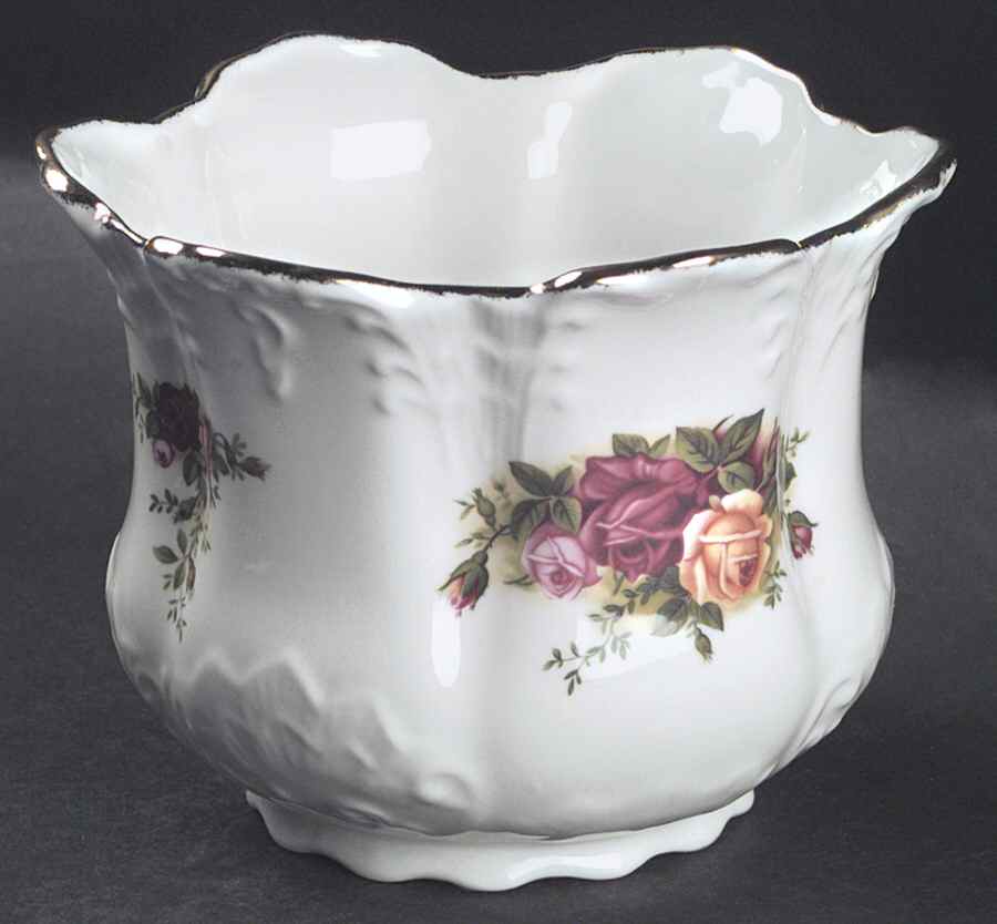 Old Country Roses Medium Cachepot by Royal Albert-1