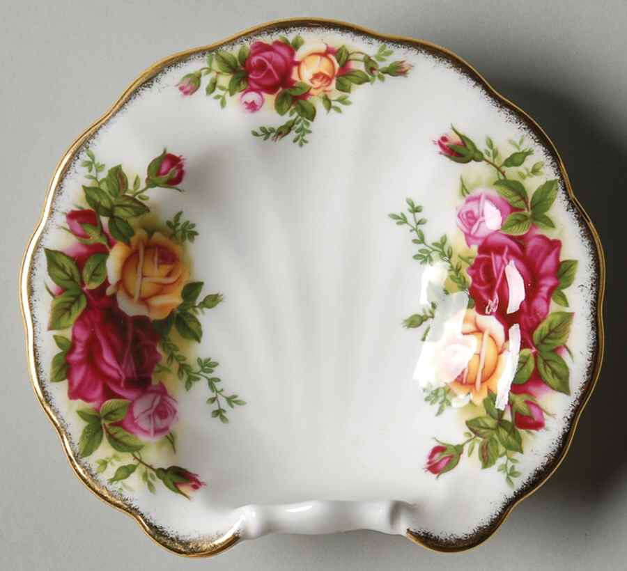Old Country Roses 4" Shell Shaped Dish by Royal Albert-1