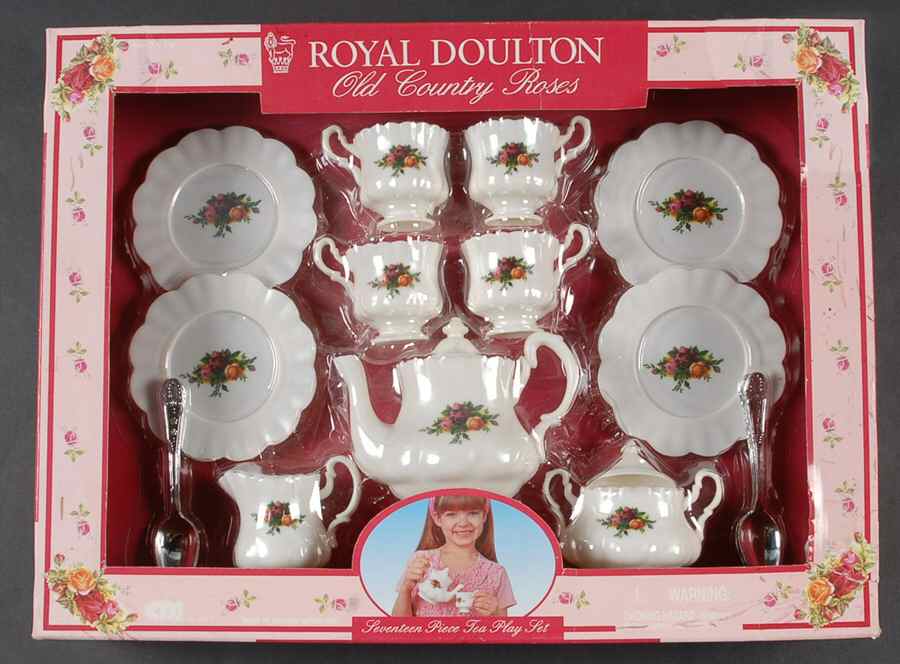 Old Country Roses (17 Piece) Plastic Child's Tea Set by Royal Albert-1