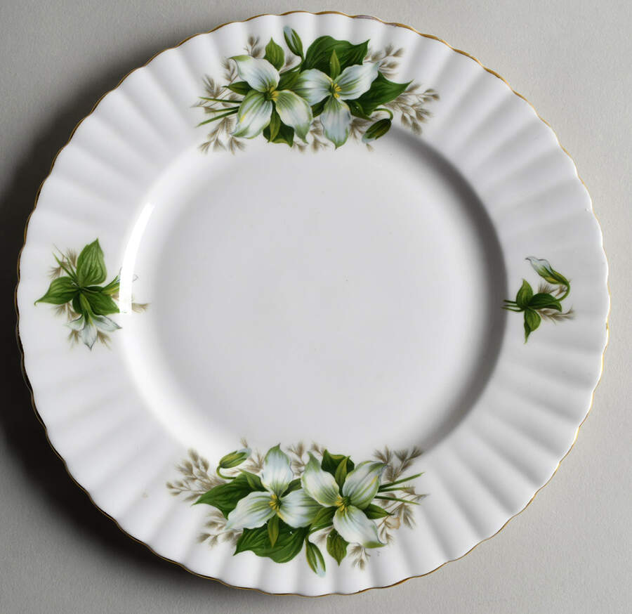 Trillium Luncheon Plate by Royal Albert-1