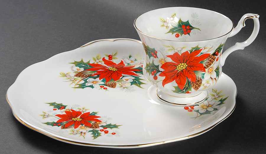 Yuletide (Fluted and Ribbed) Snack Plate & Cup Set by Royal Albert-1
