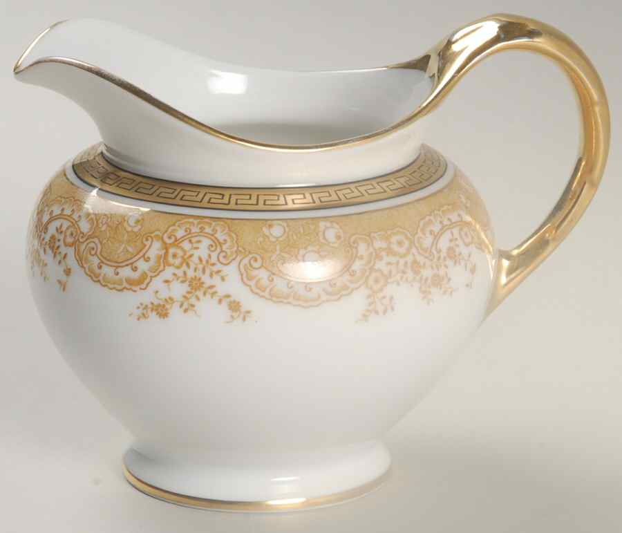 Chantilly Creamer by Royal Bayreuth-1