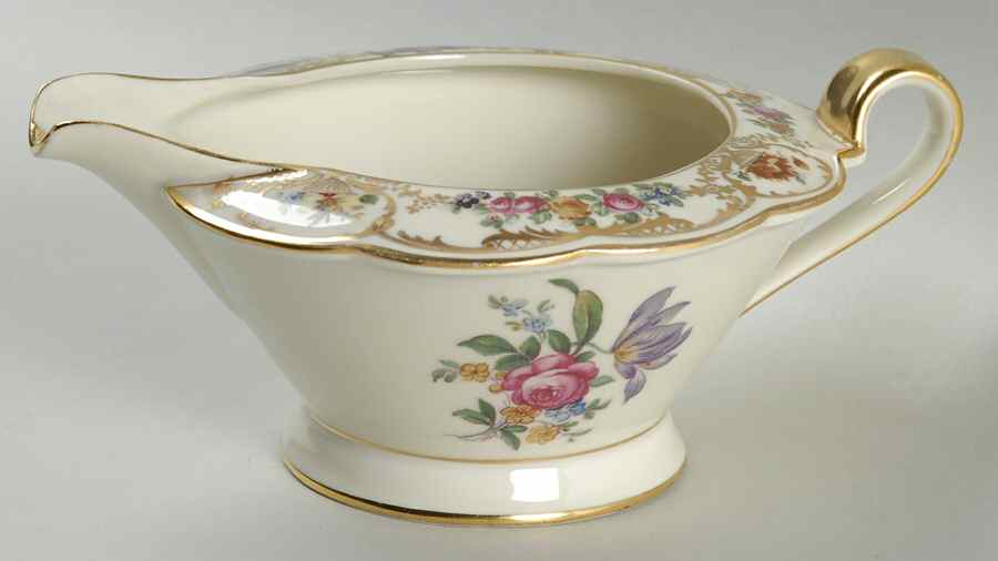 Nurenberg Creamer by Royal Bayreuth-1