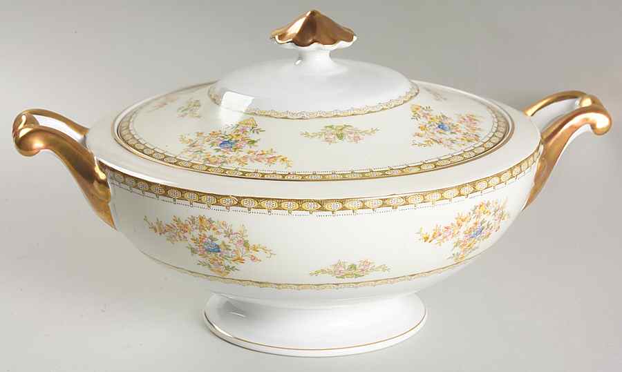 Fresuno Fresno Round Covered Vegetable by Royal Embassy-1